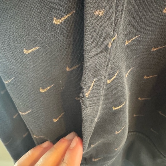 Nike hooded black and gold sweatshirt size small men’s - Picture 2 of 11